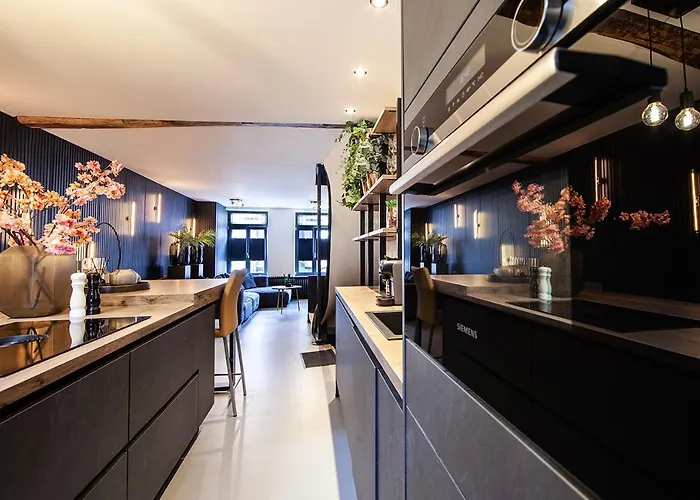 Chambers Apartment *